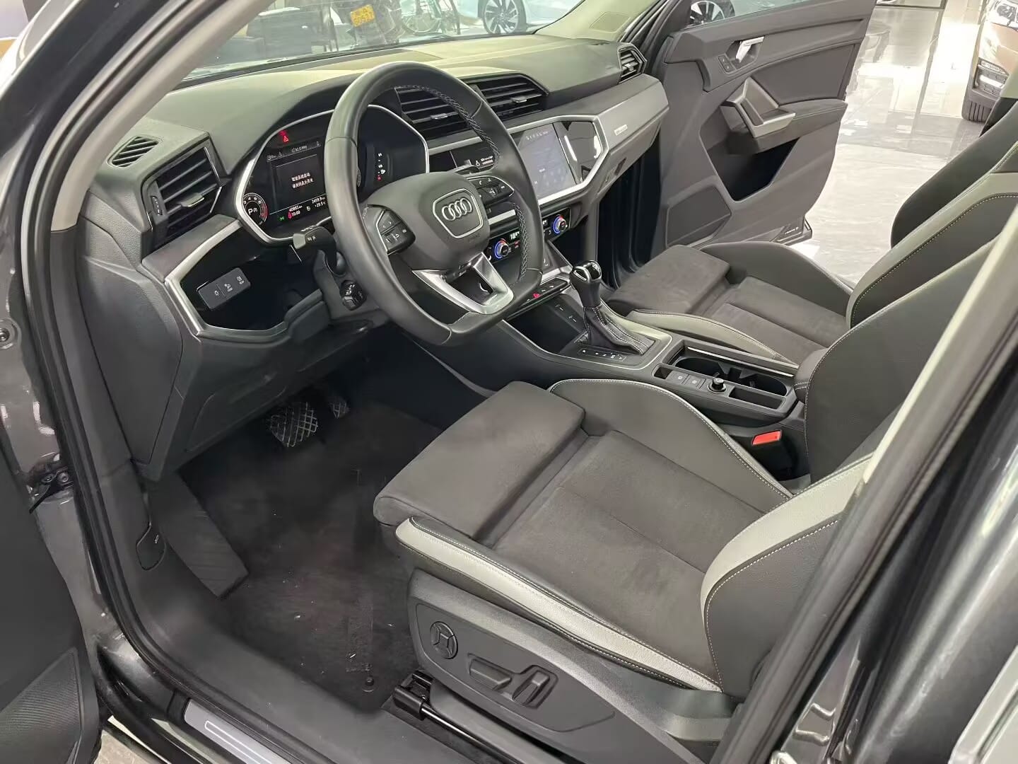2023 Audi Q3