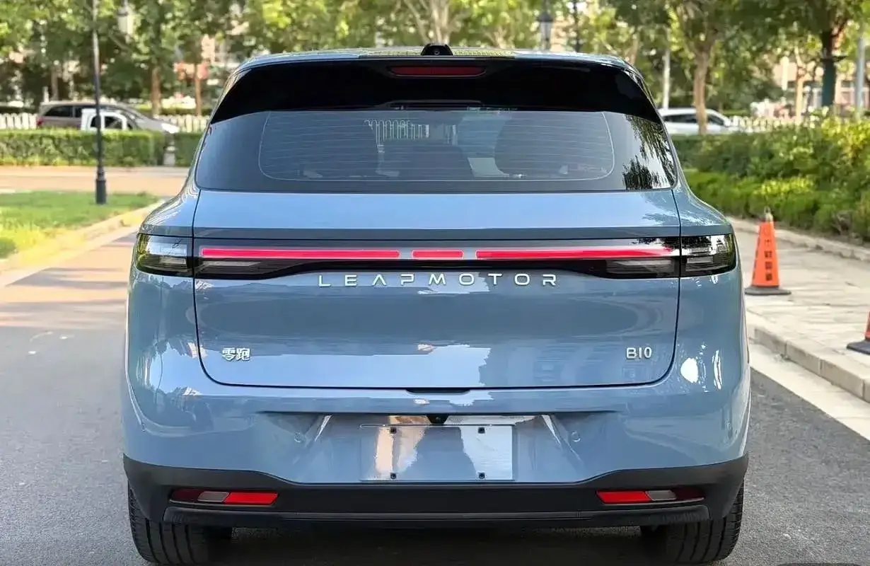 $15,300 — Leapmotor B10 EV 2025 510km Used Car from China - Image 5