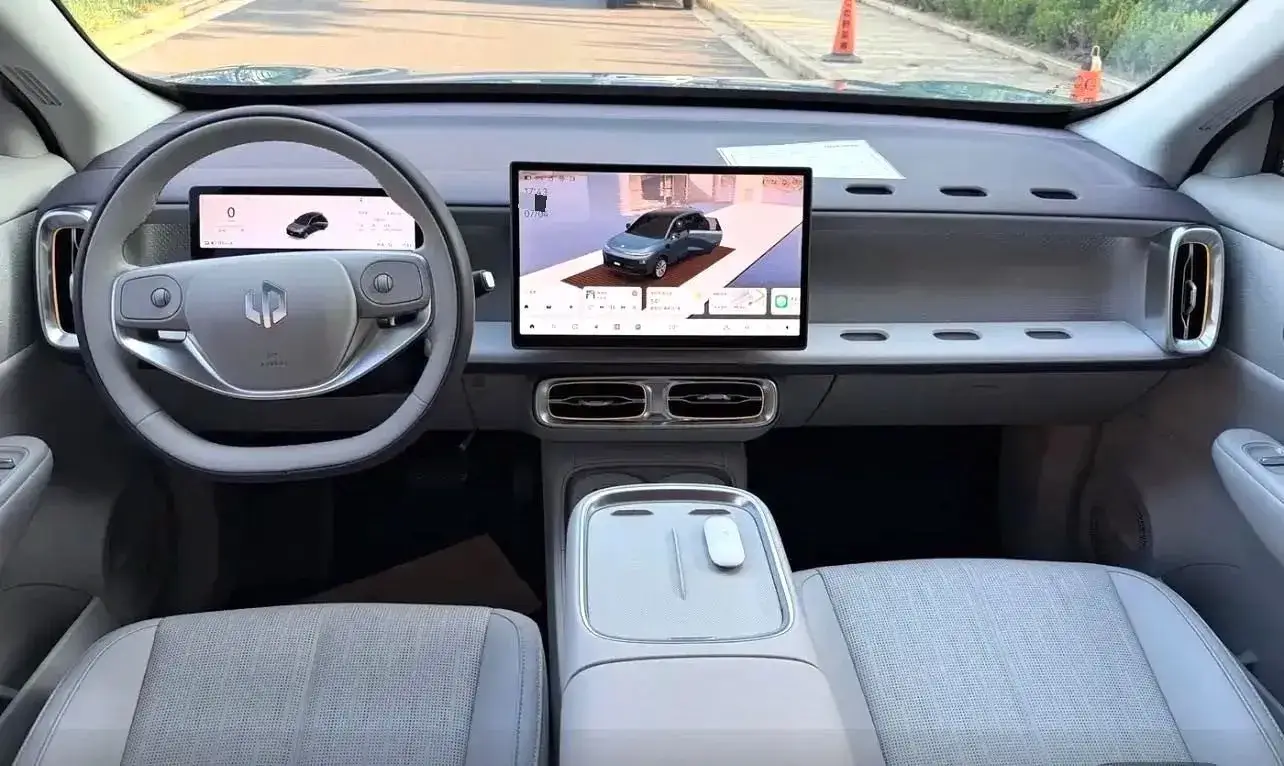 Leapmotor B10