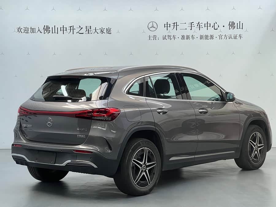 Mercedes-Benz EQA 300 4MATIC 2022