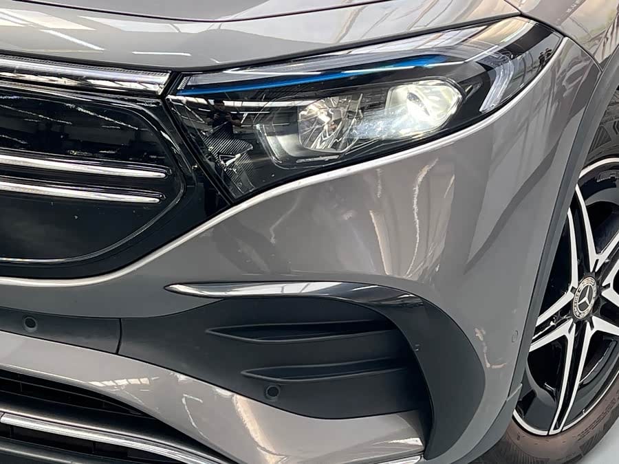Mercedes-Benz EQA 300 4MATIC 2022