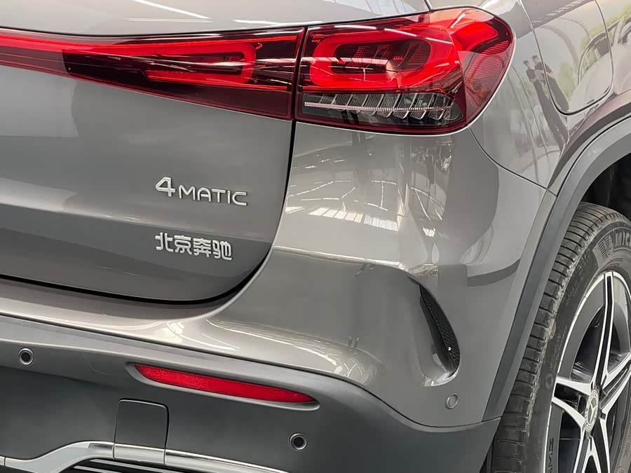 Mercedes-Benz EQA 300 4MATIC 2022