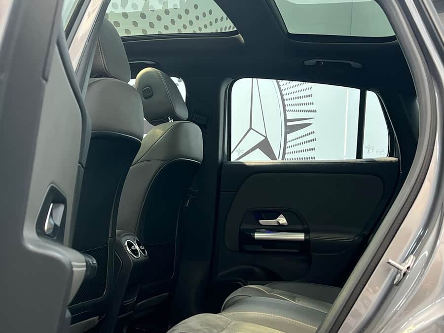 Mercedes-Benz EQA 300 4MATIC 2022