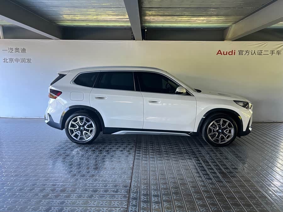 BMW iX1 2025 xDrive30L X Design Package - Photo 3