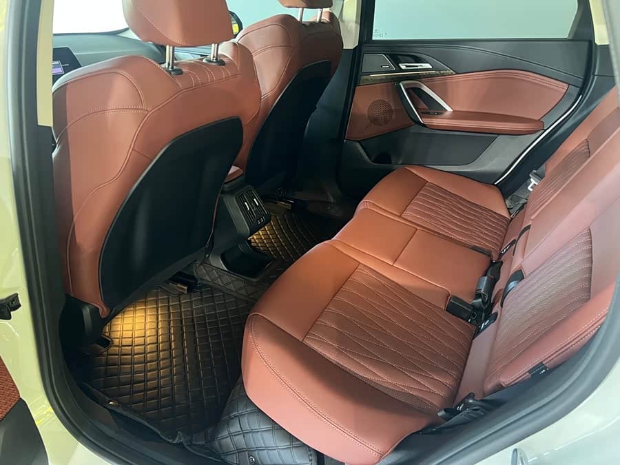 BMW iX1 2025 xDrive30L X Design Package - Photo 9
