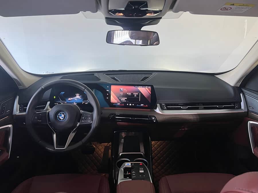 BMW iX1 2025 xDrive30L X Design Package - Photo 10
