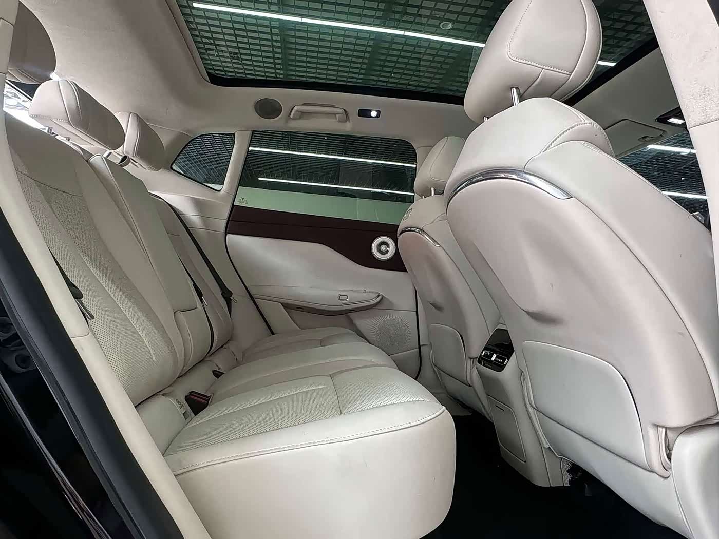 2025 Voyah Courage AWD 600km 5-Seat - Used Electric SUV Export from China — изображение 6