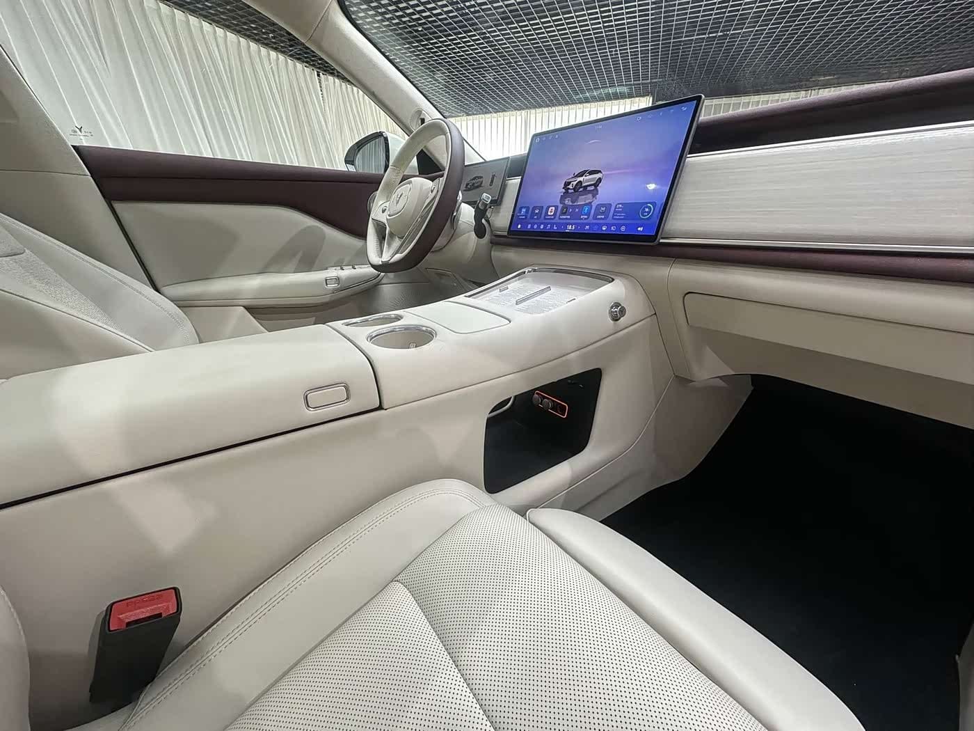 2025 Voyah Courage AWD 600km 5-Seat - Used Electric SUV Export from China — изображение 10