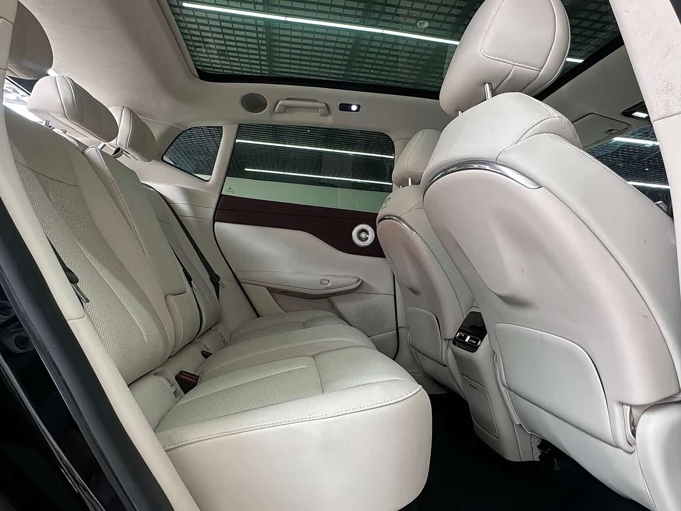 2025 Voyah Courage AWD 600km 5-Seat - Used Electric SUV Export from China — изображение 11