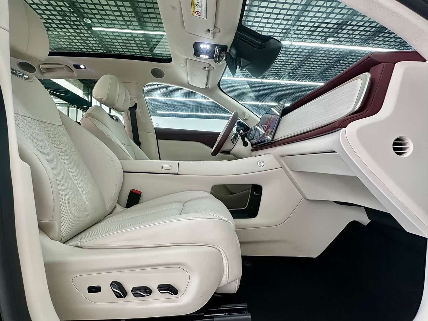 2025 Voyah Courage AWD 600km 5-Seat - Used Electric SUV Export from China — изображение 13