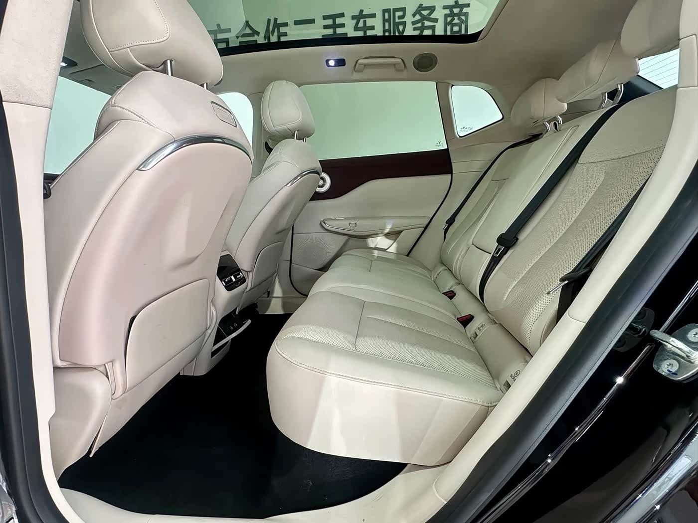 2025 Voyah Courage AWD 600km 5-Seat - Used Electric SUV Export from China — изображение 14